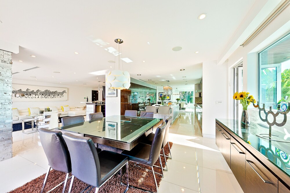 Hollywood Estate With Stunning Views - photo 19