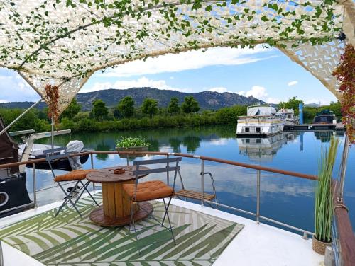 Evasion Romantique sur le Rhône in Valence, France