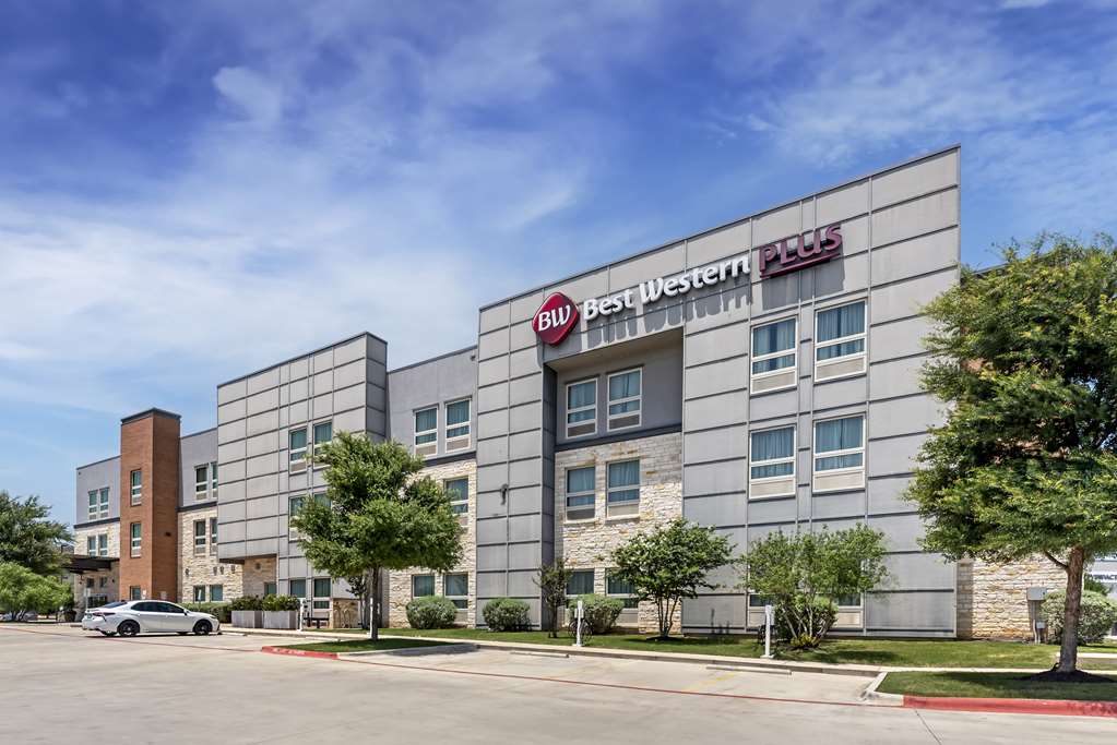 Best Western Plus Pflugerville - carbon neutral hotel in Pflugerville