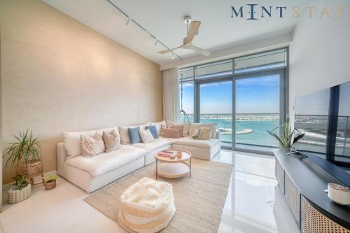Beach Vista 1 Emaar Beachfront Mint Stay — 4-Star Luxury Hotel in Dubai, United Arab Emirates