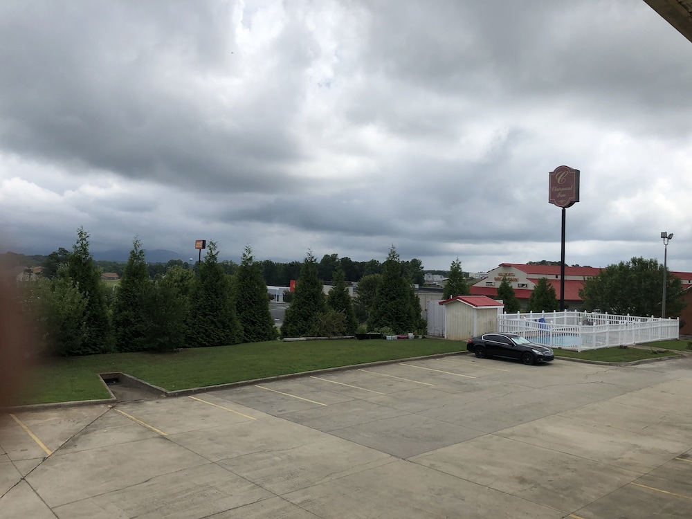Clairmont Inn - photo 27