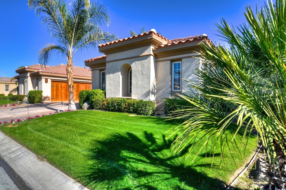 Prestigious PGA Legends — 4-Star Luxury Hotel in La Quinta, United States