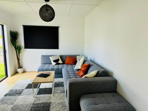 The Bach Spa Pool Pets Scooters & Family Friendly in Whitianga, New Zealand