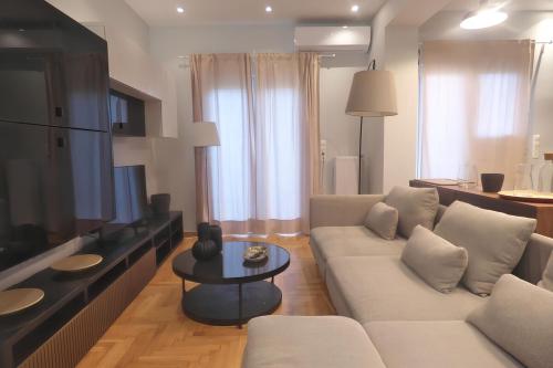 Stylish city Apartment for 4 by MPS — 4-Star Luxury Hotel in Athens, Greece