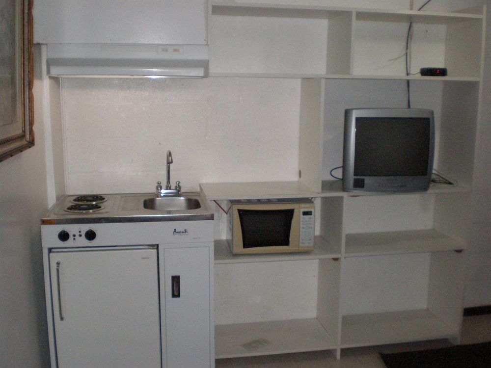 Quail Run Motor Inn - photo 14