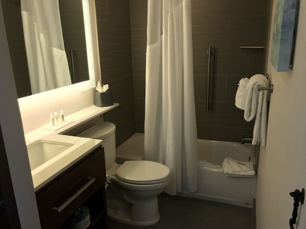 DoubleTree by Hilton Omaha Southwest - photo 17