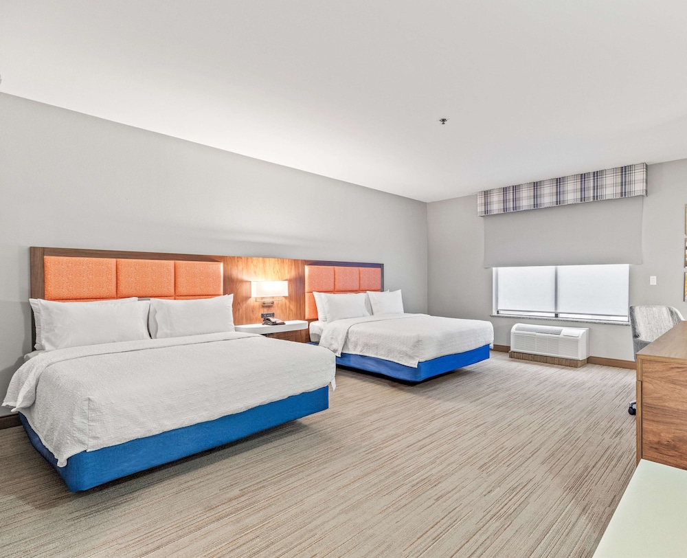 Hampton Inn Denver Northeast Brighton - photo 11