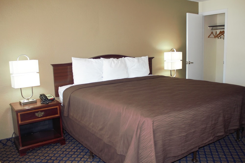 Oregon Trail Inn and Suites - photo 4