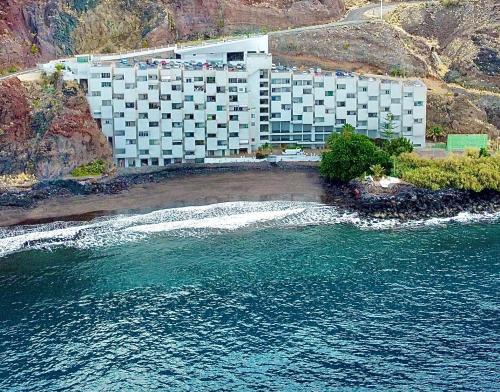 Apartamento en Playa Chica Las Gaviotas — 4-Star Luxury Hotel in Santa Cruz De Tenerife, Spain