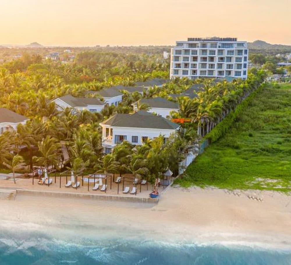 Le Palmier Ho Tram Resort Beachfront with Private Beach — 4-Star Luxury Hotel in Ho Chi Minh City, Vietnam