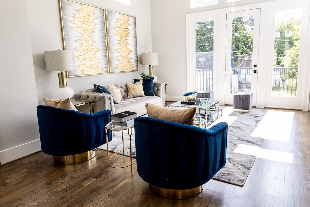 Houston Lux Townhome - photo 16