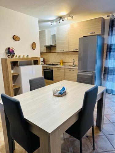 Appartamento Accogliente Con Terrazzo Panoramico 17902872 — Telese