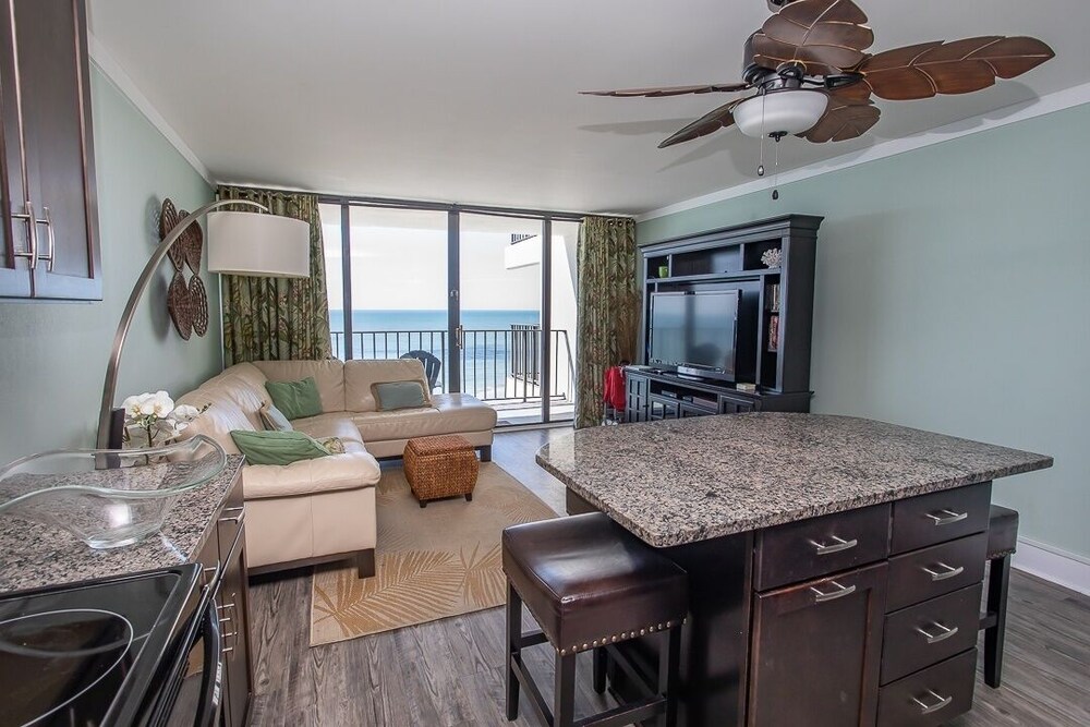 Royal Garden Resort 903 2 Bedroom Condo by RedAwning - photo 8
