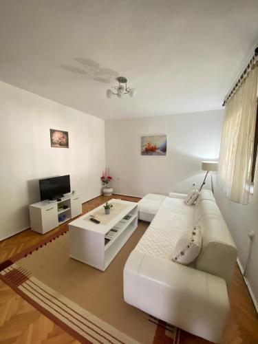 Apartmani Trebinje B&I — 4-Star Luxury Hotel in Trebinje, Bosnia and Herzegovina