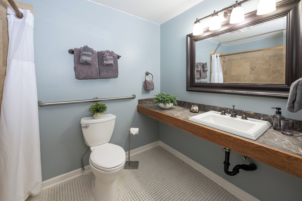 Seaside Oceanfront Inn - photo 122