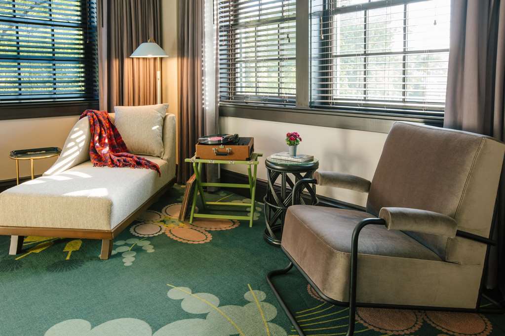 Hotel Clermont - photo 61