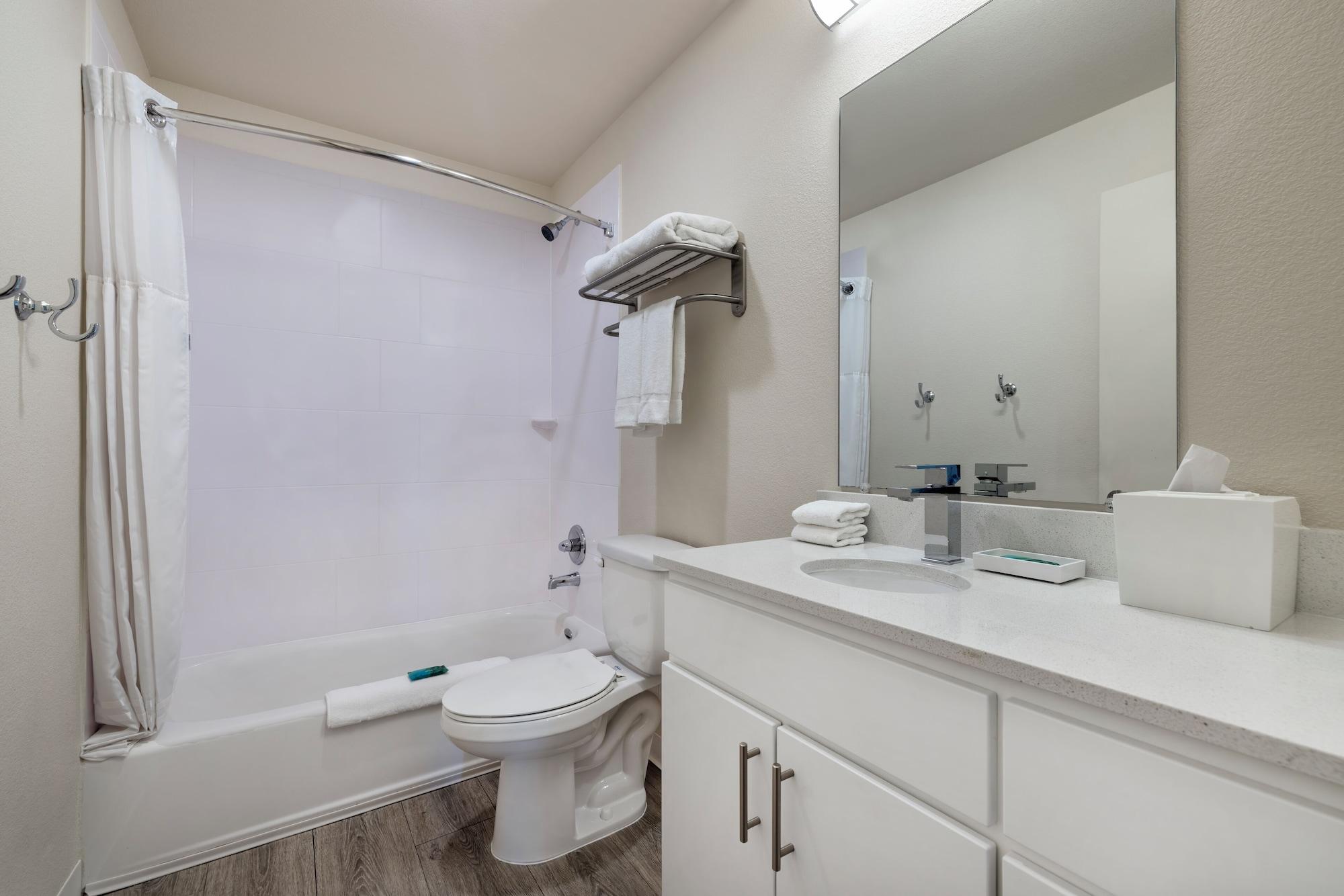 Soka Suites Dallas Las Colinas - photo 18