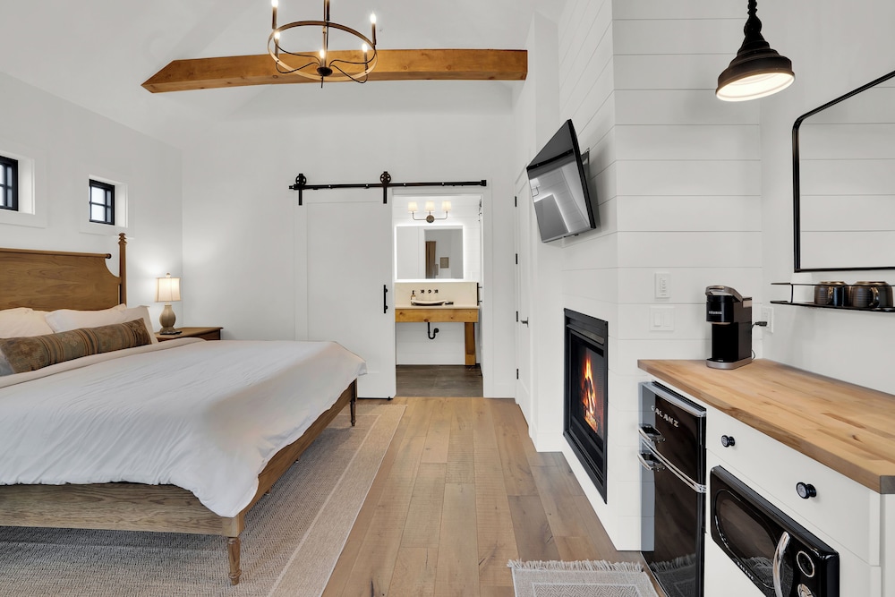 The Scout Boutique Cottages - photo 10