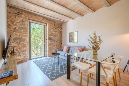 Flateli Plaça Catalunya 3 1 — 4-Star Luxury Hotel in Girona, Spain