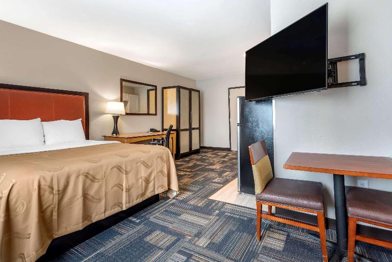 Quality Inn & Suites Evansville Downtown - photo 23