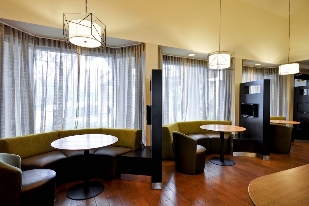Courtyard by Marriott Dallas Medical Market Center - photo 19