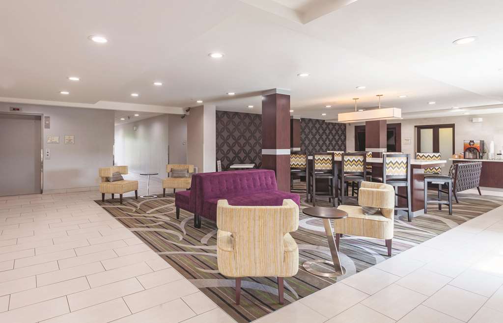 La Quinta Inn & Suites by Wyndham Knoxville North I 75 - photo 8