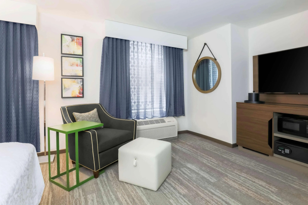 Hampton Inn Silver Spring - photo 20