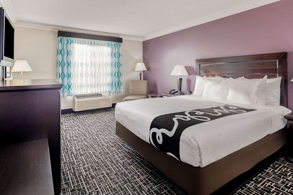 La Quinta Inn & Suites by Wyndham Temecula - photo 14