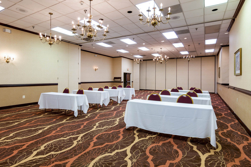 Clarion Inn & Suites By Hampton Convention Center - photo 29