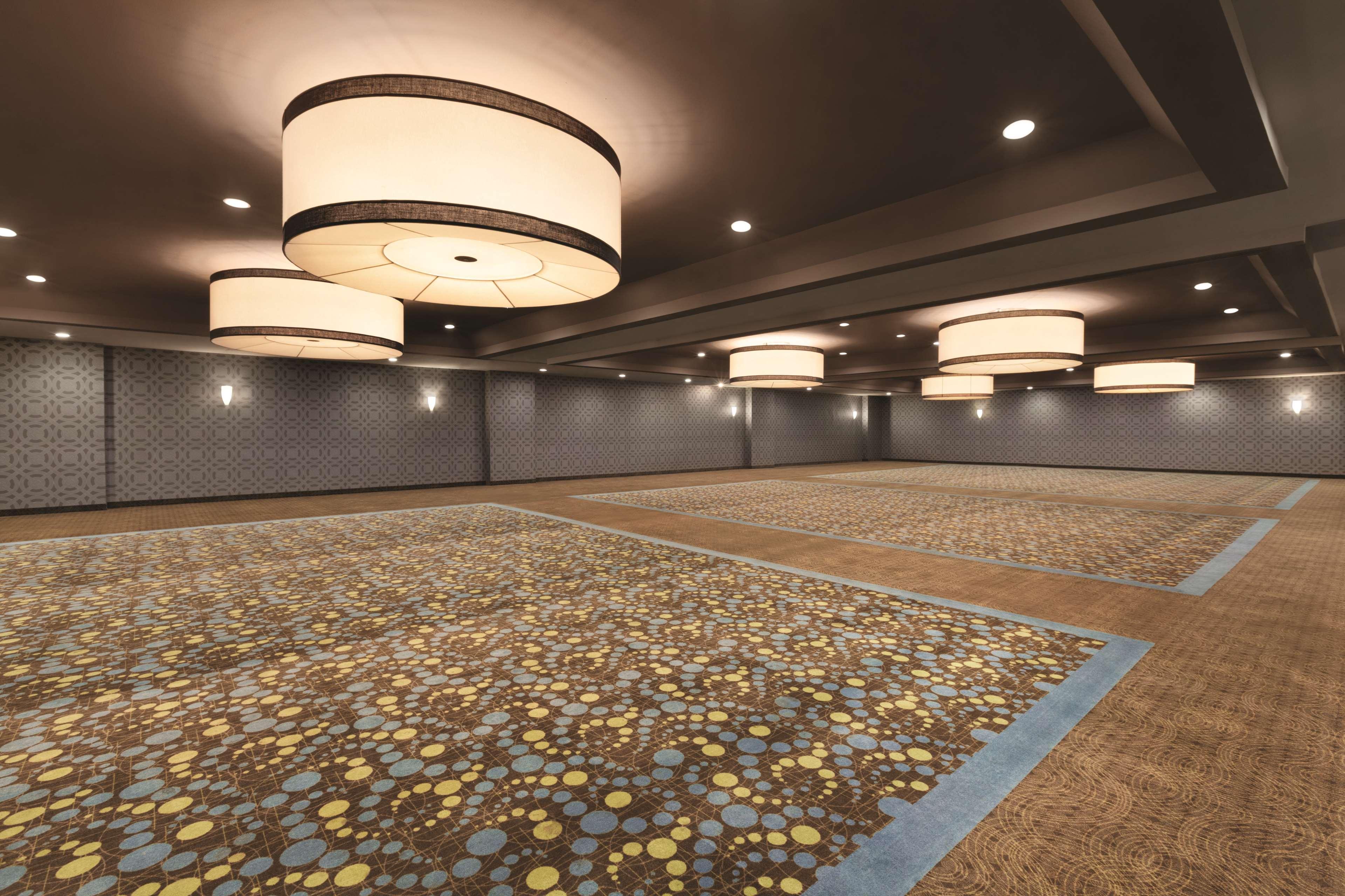 Radisson Hotel Fresno Conference Center - photo 6
