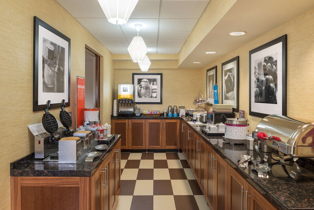 Hampton Inn Columbia - photo 29
