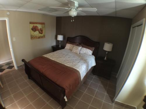Austin Motor Inn - photo 37