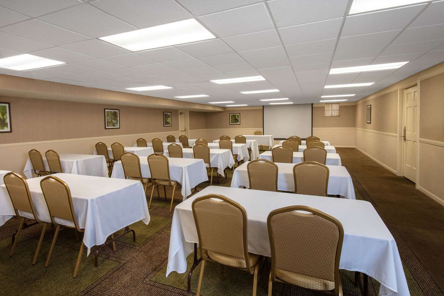 La Quinta Inn and Suites by Wyndham Las Vegas Airport N Conv. - photo 23