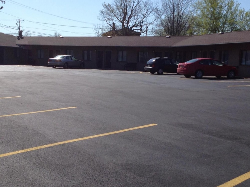 Stadium View Inn - photo 28