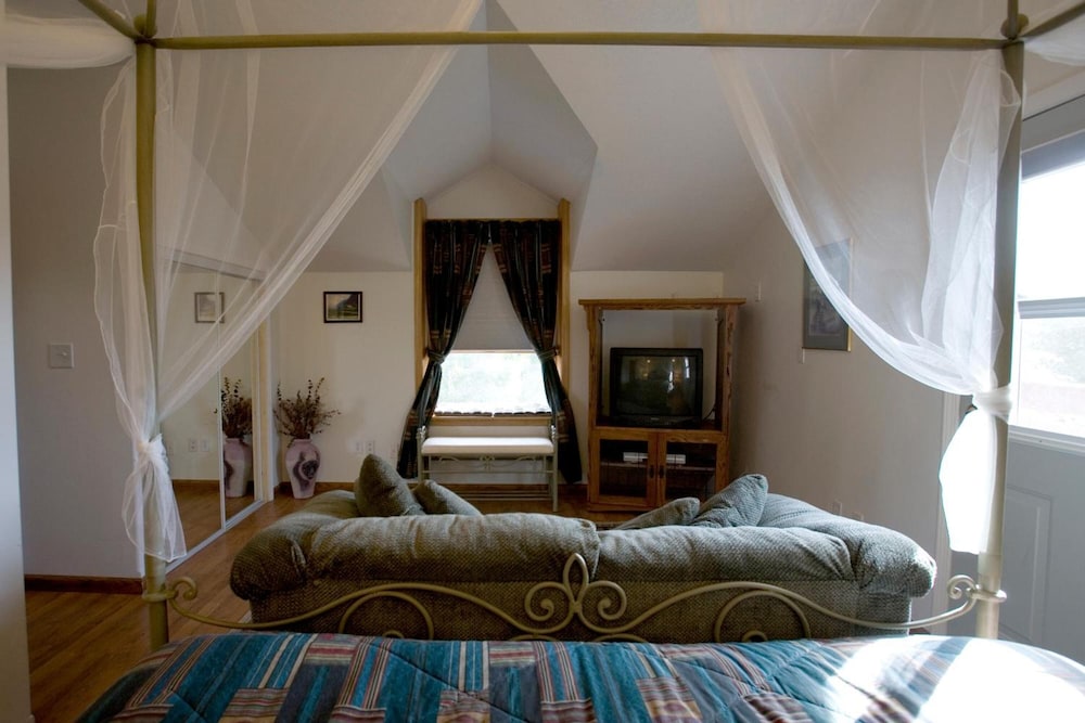 Abbey Archway Inn - photo 16