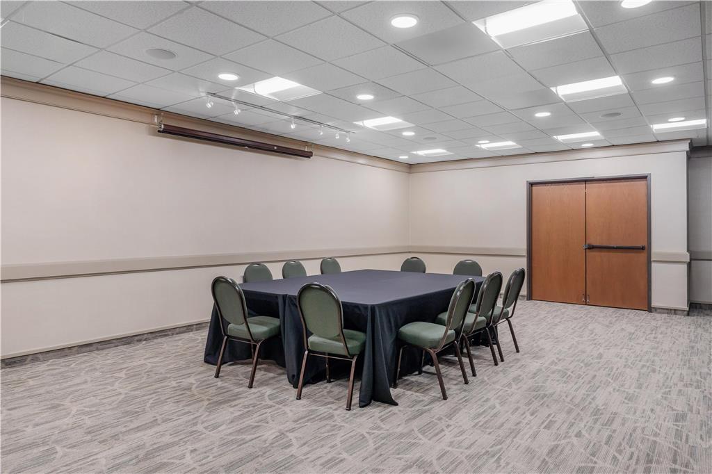 Best Western Plus Oak Harbor Hotel & Conference Center - photo 34
