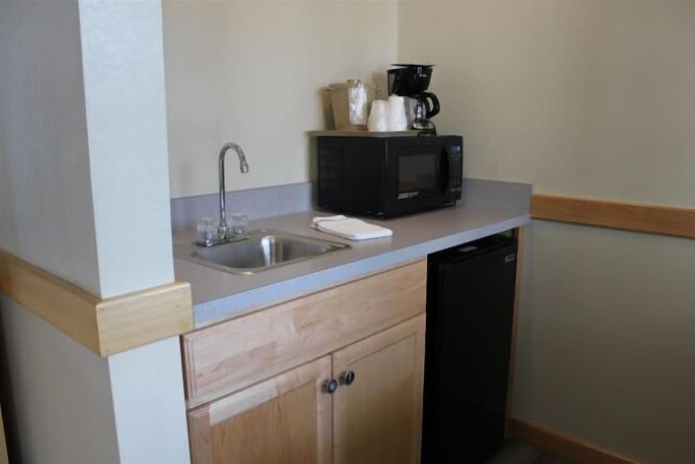 Pony Island Inn - photo 7