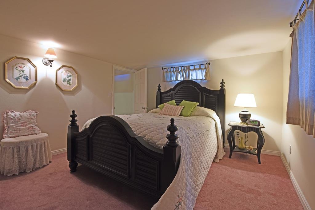 Pine Tree Inn