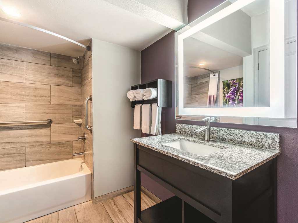 La Quinta Inn & Suites by Wyndham Glenwood Springs - photo 37