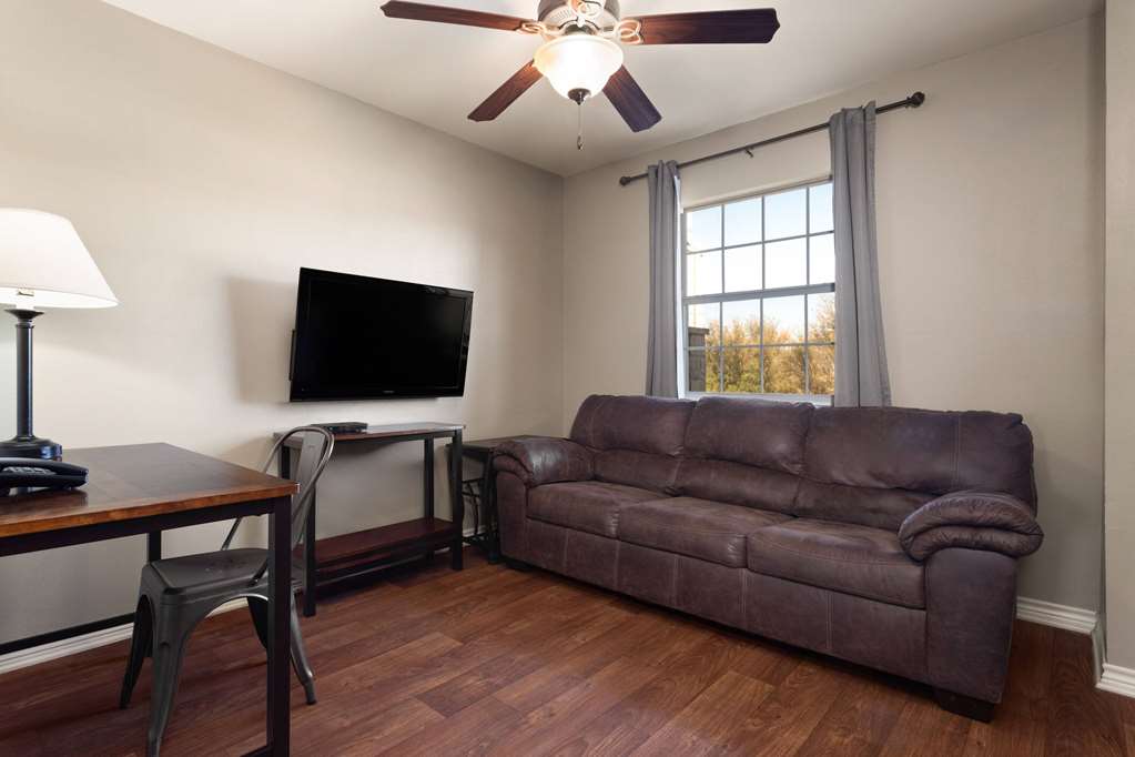 Eagle's Den Three Rivers Texas a Travelodge by Wyndham - photo 23