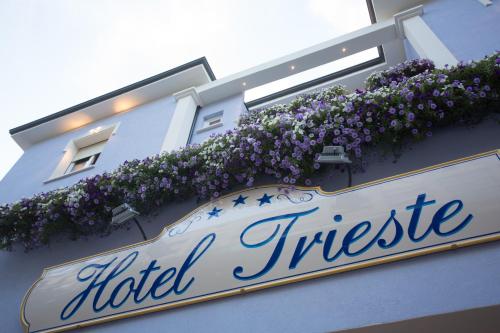 Hotel Trieste - last minute hotel in Cesenatico