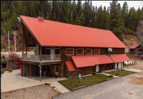Southfork Lodge Riverside Inn - photo 22