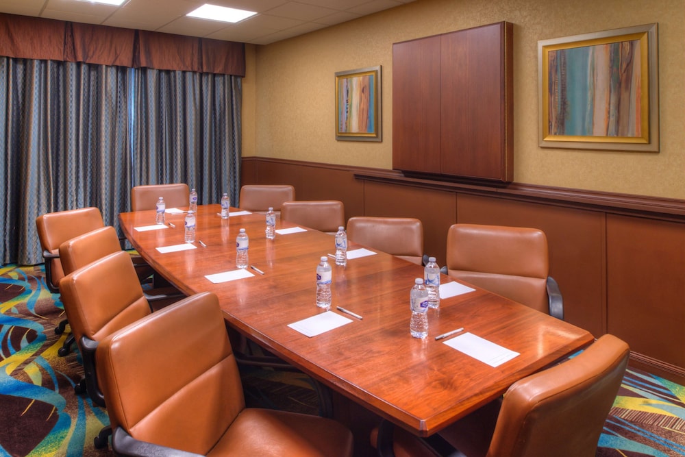 Hampton Inn & Suites Ontario - photo 56