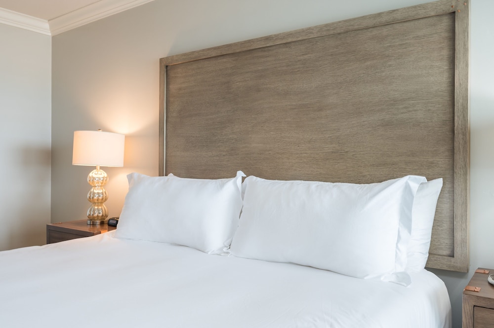 456 Embarcadero Inn & Suites - photo 13