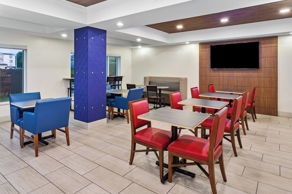 Holiday Inn Express Hotel & Suites Chicago South Lansing by IHG - photo 35