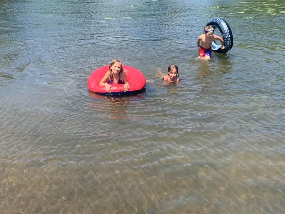 Sunny Acres Resort and Marina in Kingston, Canada