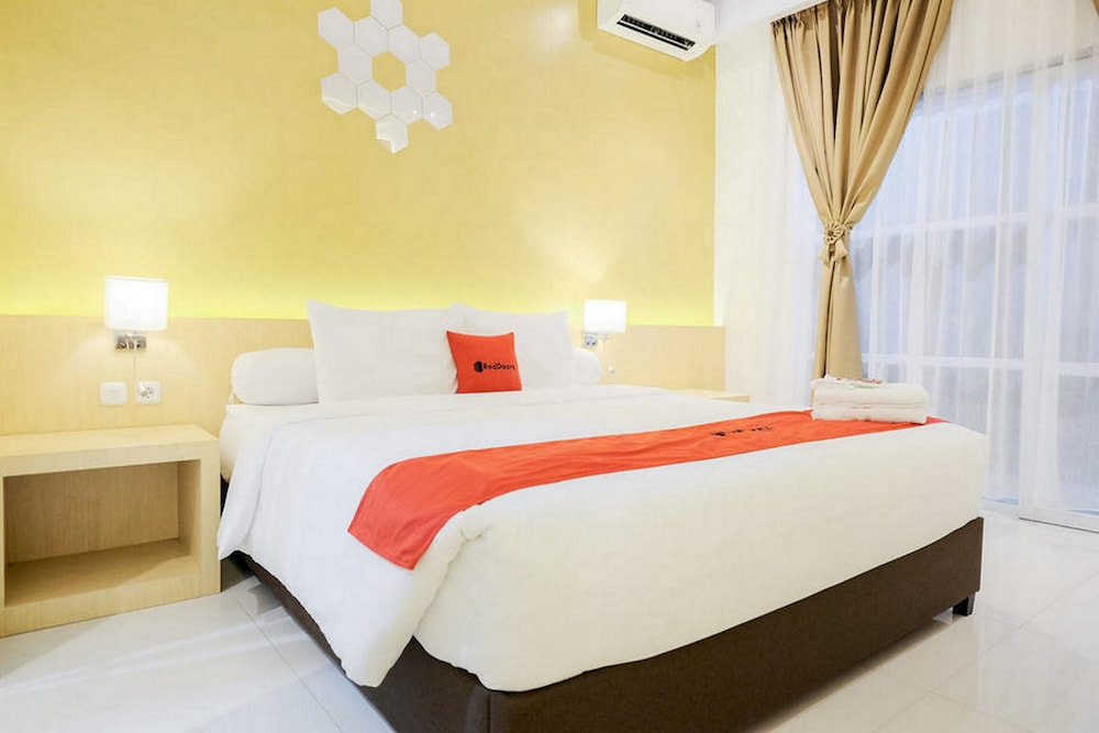 Reddoorz Plus Syariah Near Museum Lampung — Kedaton