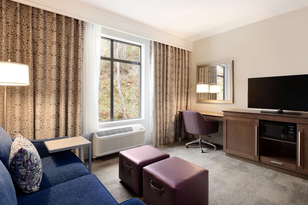 Hampton Inn & Suites Seattle Renton - photo 8
