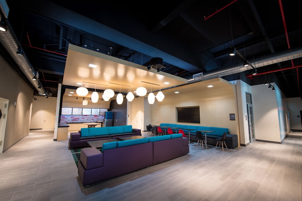 Aloft New York LaGuardia Airport - photo 8