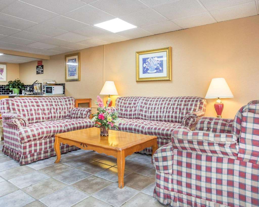 Rodeway Inn Stone Mountain - photo 6